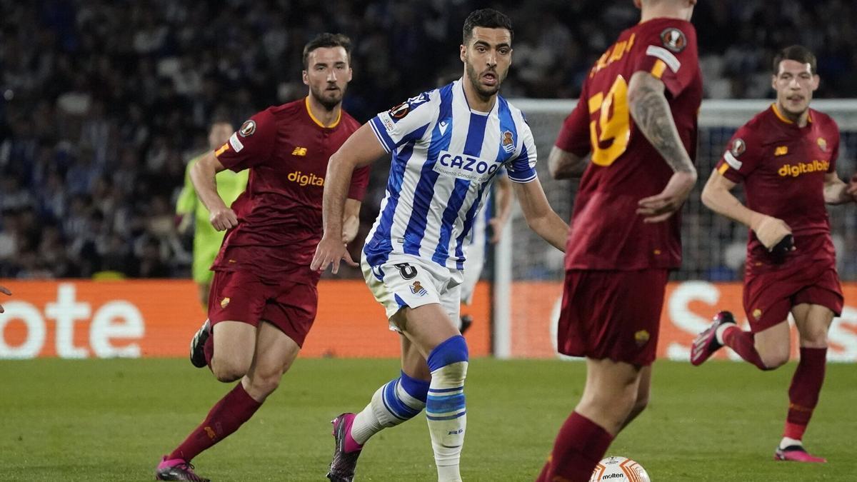 Mikel Merino, durante el Real-Roma de Europa League, en marzo de 2023 en Anoeta. / RUBEN PLAZA
