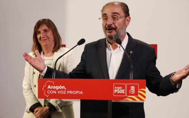 Javier Lambán ha admitido la derrota en las elecciones autonómicas en las que el "tsunami" de la derecha les ha "arrasado". Javier Lambán ha admitido la derrota en las elecciones autonómicas en las que el "tsunami" de la derecha les ha "arrasado".