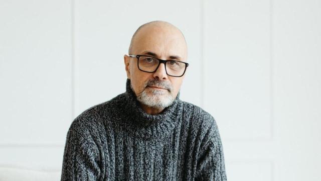 Manuel Esteban es médico, profesor y escritor.