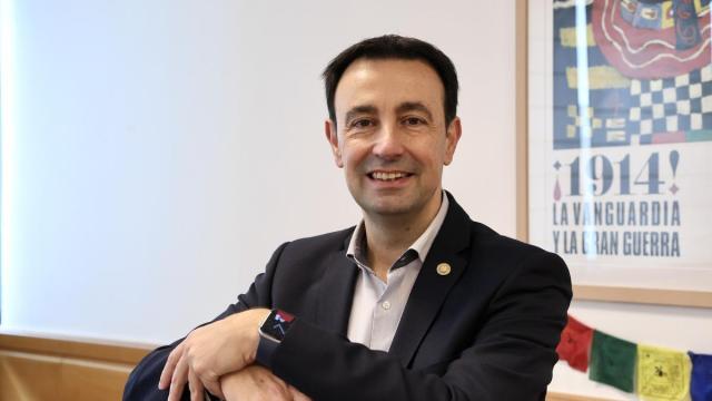 El vicelehendakari y consejero de Economía, Trabajo y Empleo, Mikel Torres, posa para la entrevista.