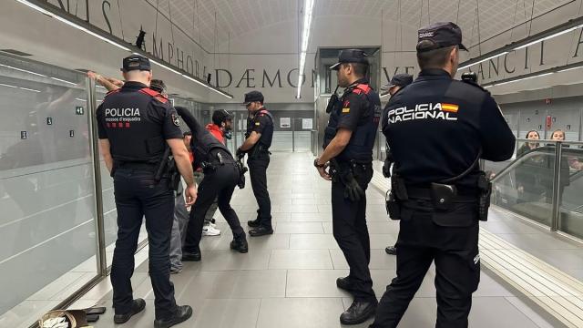 Mossos y Policía Nacional, en un dispositivo contra la multirreincidencia.