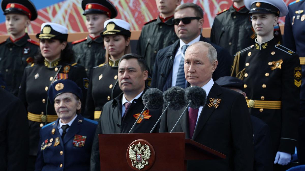 Putin preside el desfile militar del Día de la Victoria.