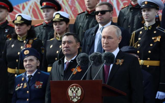 Putin preside el desfile militar del Día de la Victoria. Putin preside el desfile militar del Día de la Victoria.