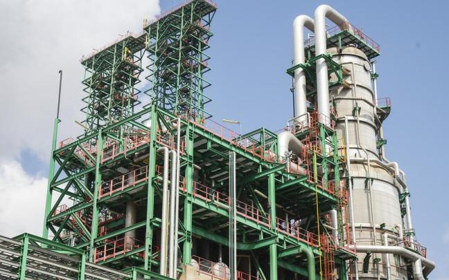 La industria vasca es responsable del 32% de las emisiones de CO2. La industria vasca es responsable del 32% de las emisiones de CO2.