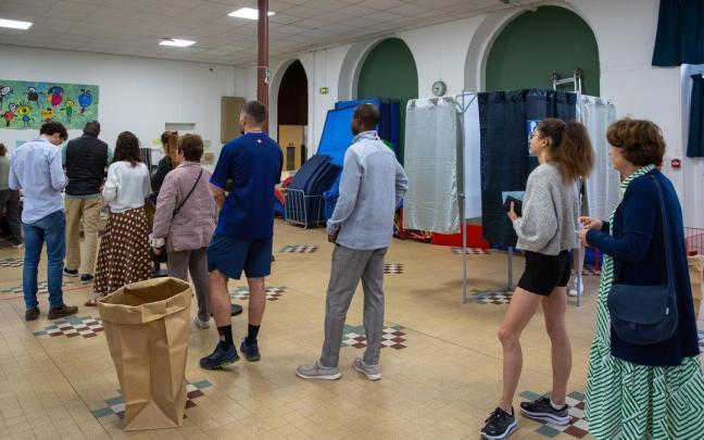 Los colegios electorales cerrarán a las 18.00 horas.