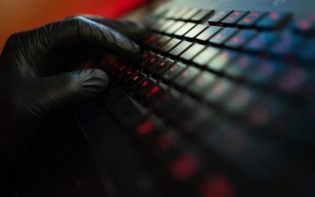 Irán informa de un ataque informático contra cuatro de sus bancos