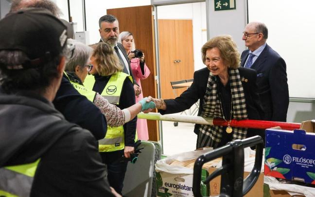 Visita de la reina Sofía al Banco de Alimentos de Bizkaia.