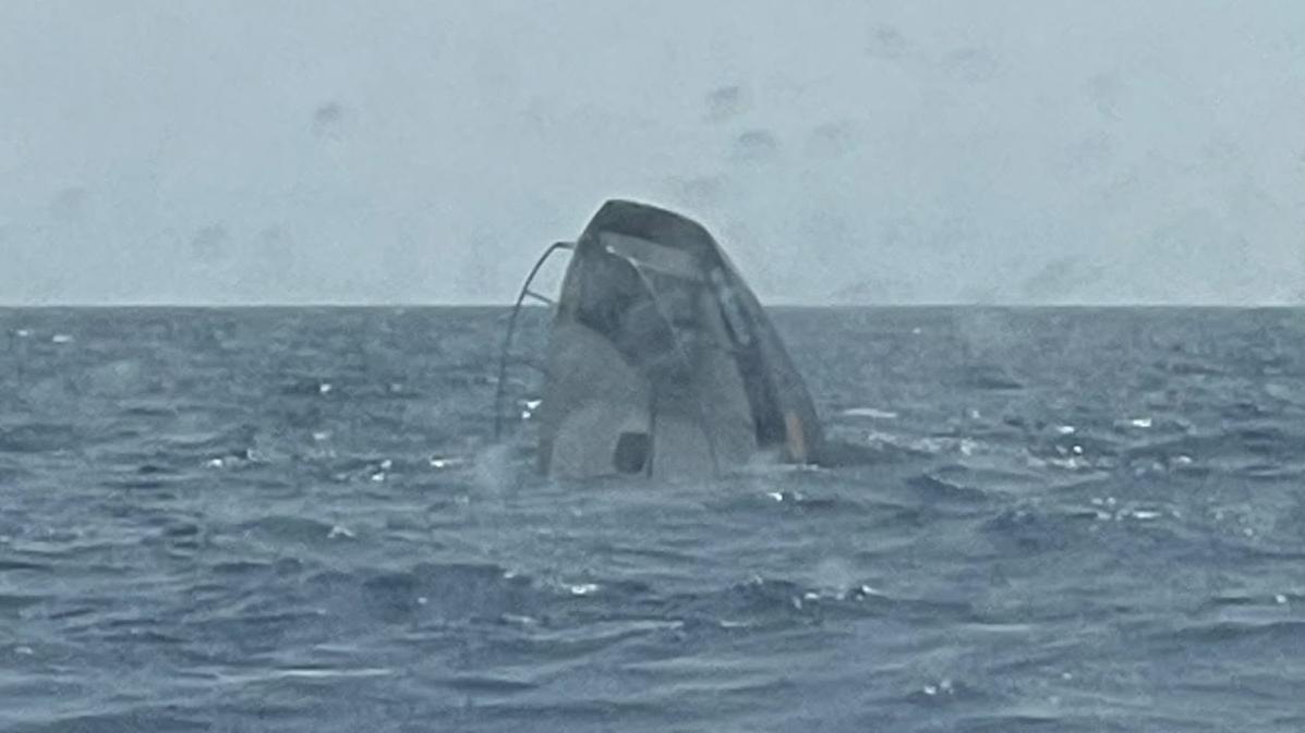 Rescatan a 11 personas tras hundirse un catamarán al sureste de Tabarca