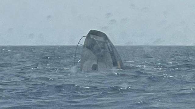 Rescatan a 11 personas tras hundirse un catamarán al sureste de Tabarca