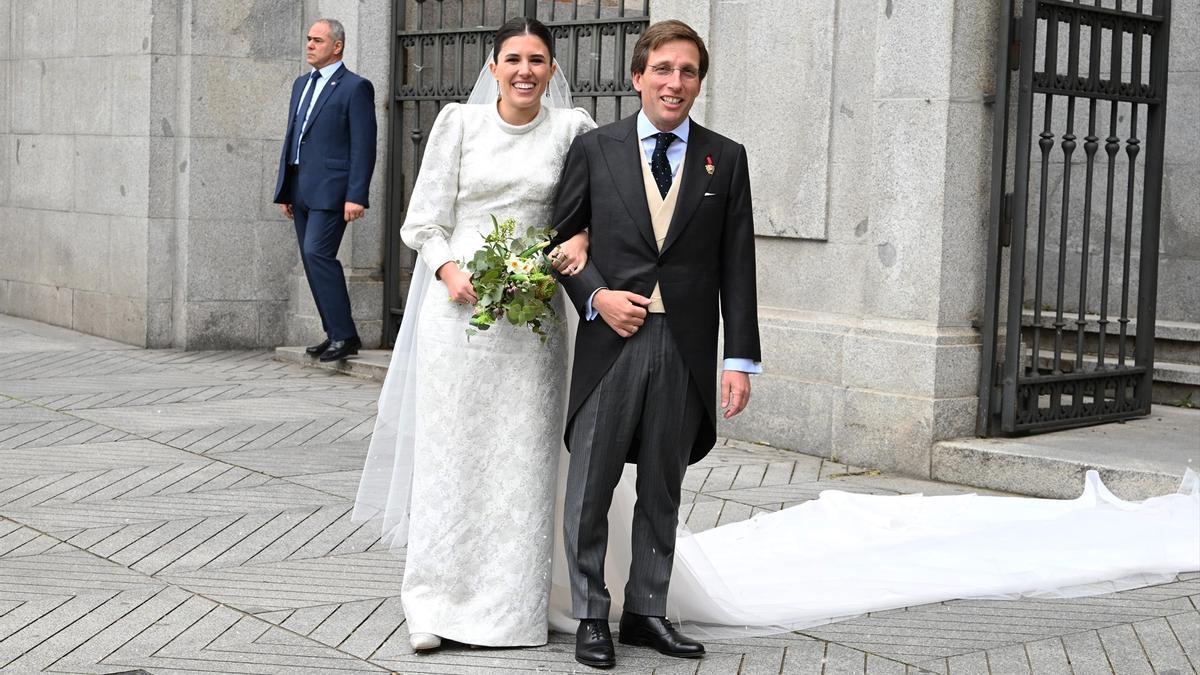 Almeida y Teresa Urquijo contraen matrimonio ante el rey emérito y la plana mayor del PP