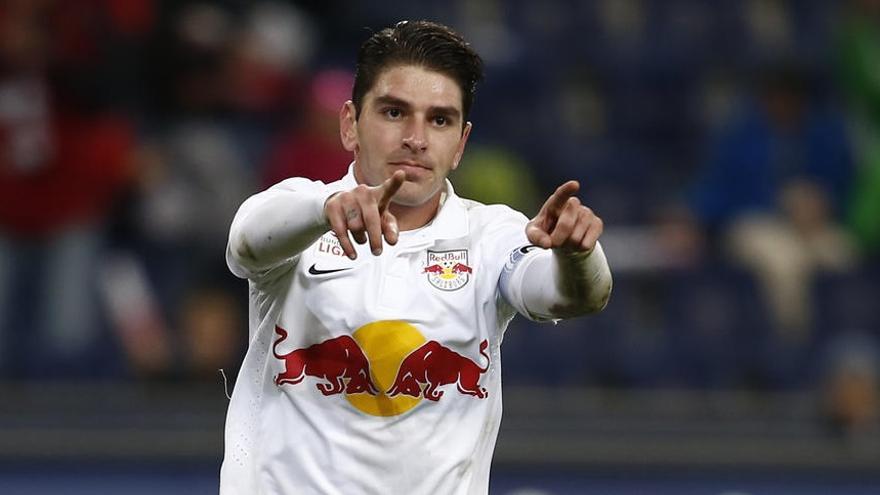 Jonatan Soriano celebra un gol con la camiseta del Red Bull Salzburgo. / N.G.
