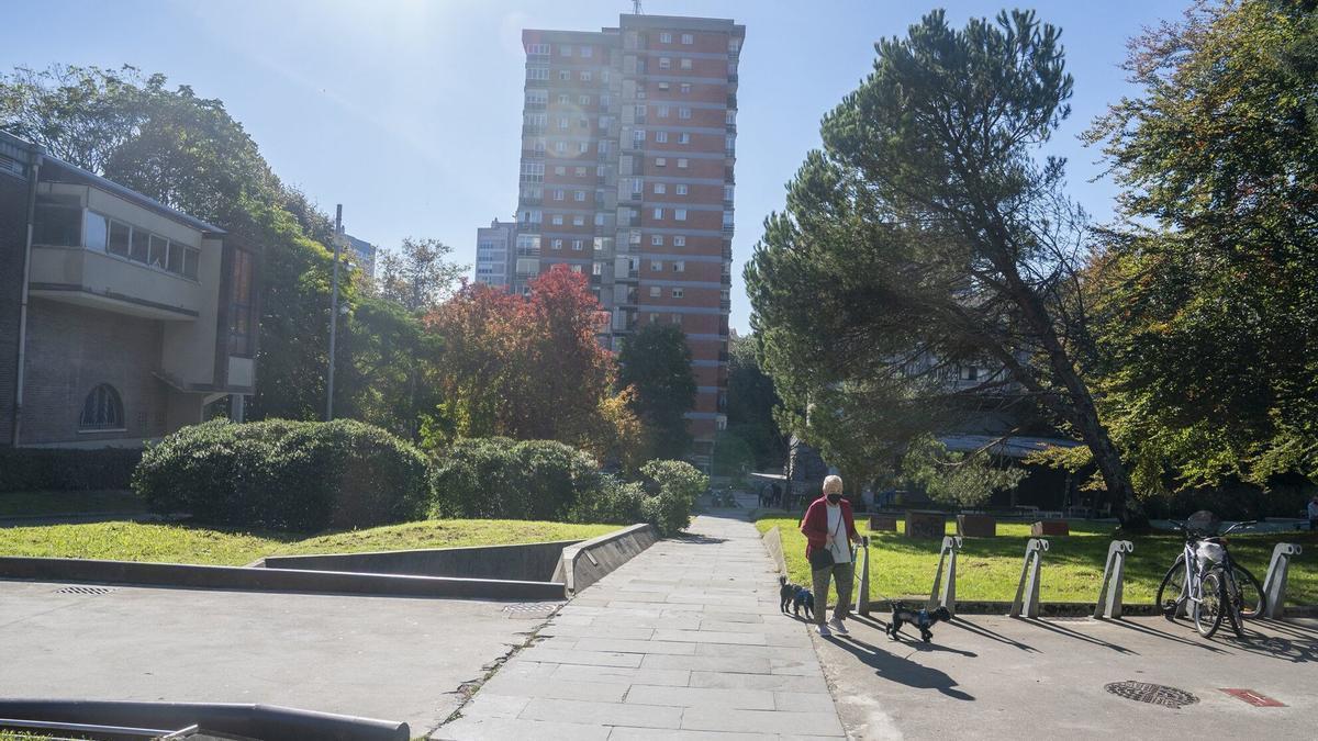 Parque de Bidebieta situado al lado del campo de fútbol donde se produjo la agresión. RUBEN PLAZA