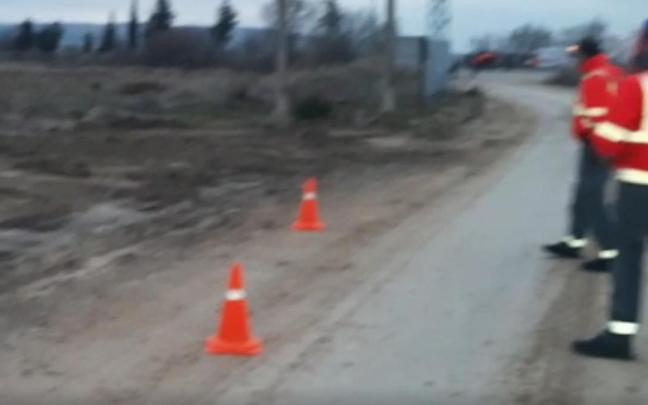 Caída de cable de alta tensión en un camino de Tudela.