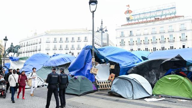Acampada por la vivienda, en la Puerta del Sol, Madrid.