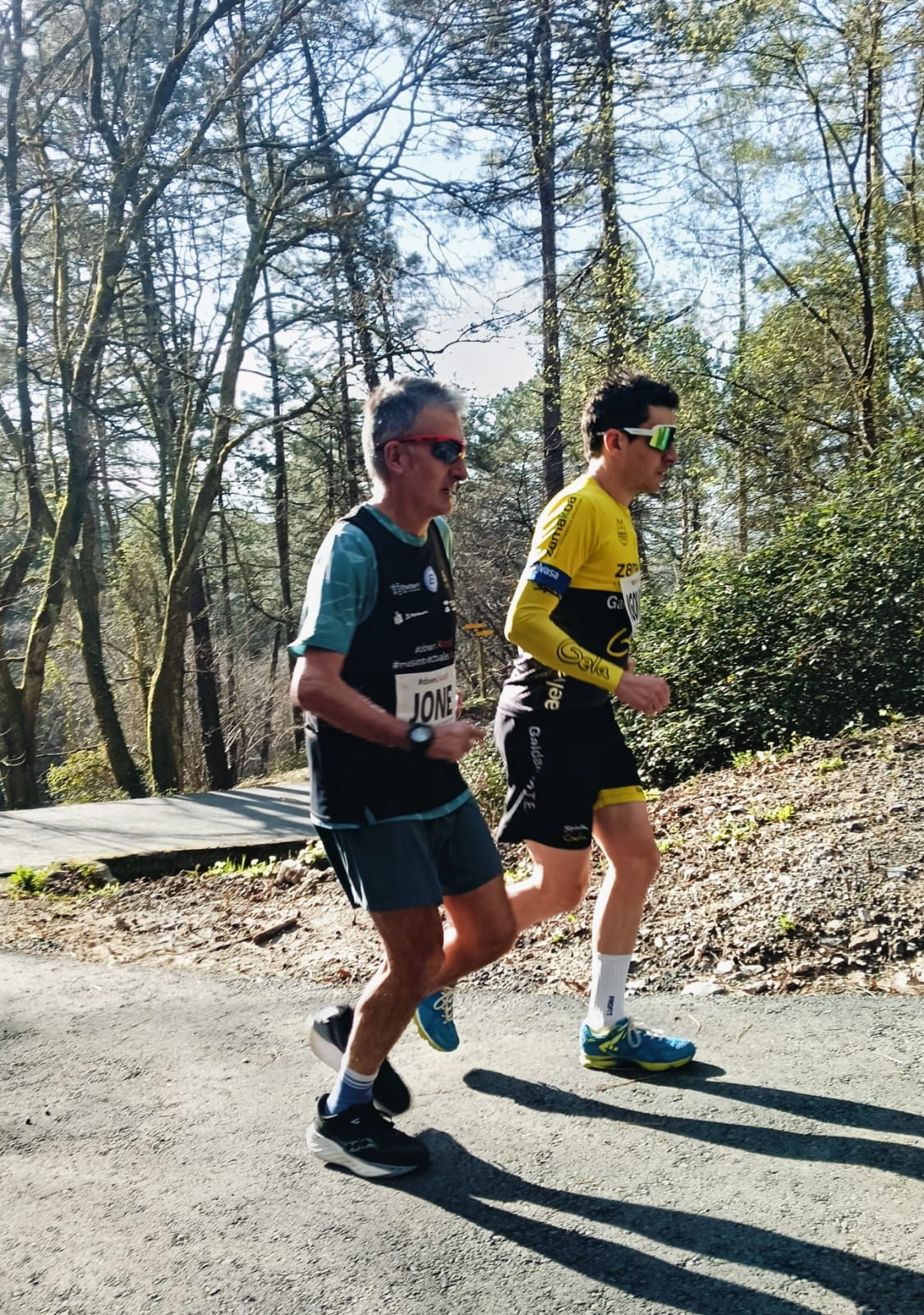 Javi e Igor durante la subida a El Vivero