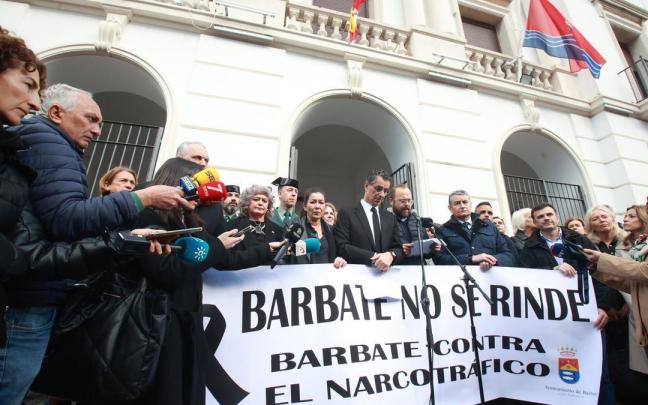 El consejero de Presidencia de Andalucía visita a Barbate (Cádiz) tras la muerte de guardias civiles por una narcolacha.