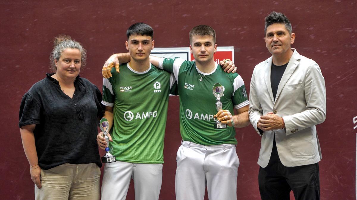 Elorz y Oihan Etxeberria, tras la final del Euskal Herritik Mundura