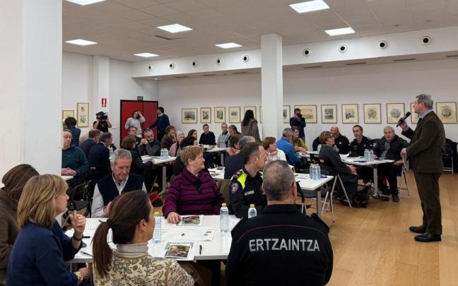 El consejero de Seguridad, Bingen Zupiria, durante el acto que tuvo lugar en Azkoitia