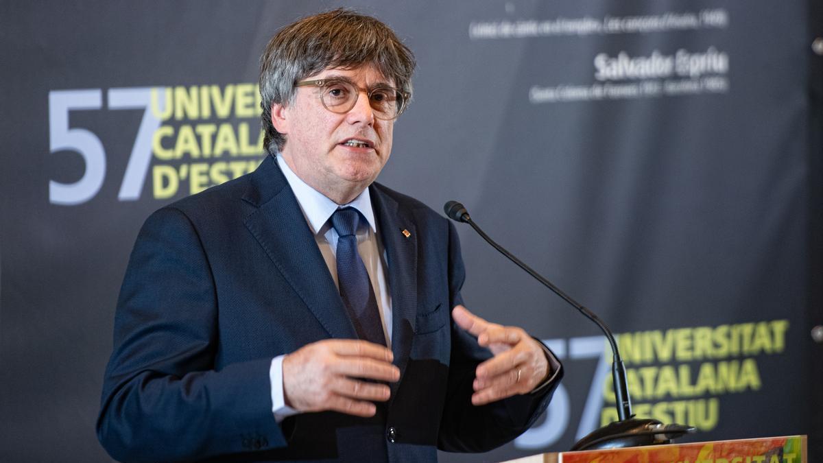 El presidente de Junts, Carles Puigdemont, interviene durante una conferencia