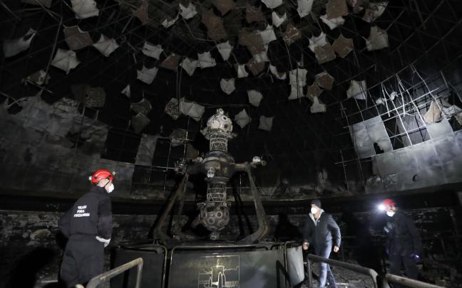 Interior del Planetario de Pamplona afectado por el incendio