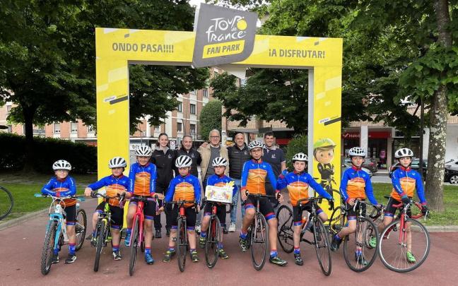 La Sociedad Ciclista Amorebieta fue homenajeada el pasado 21 de mayo con motivo del ‘Tour Eguna’ en la localidad.