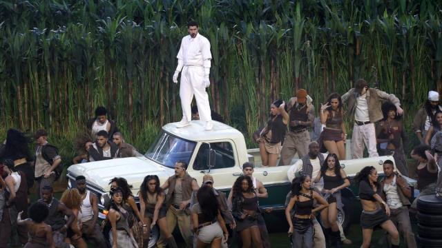 Bad Bunny protagoniza el descanso de la Super Bowl.
