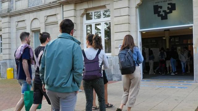 Imagen de una OPE celebrada en el Aulario de las Nieves de la EHU, Vitoria-Gasteiz.