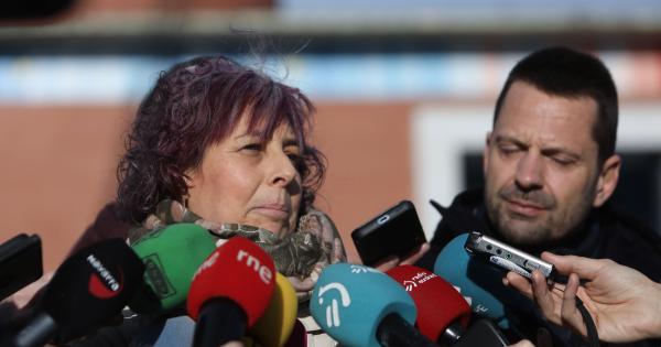 La consejera Esnaola atiende a los medios