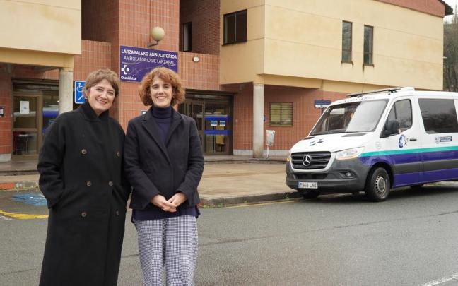 Las alcaldesas posan en Lartzabal.