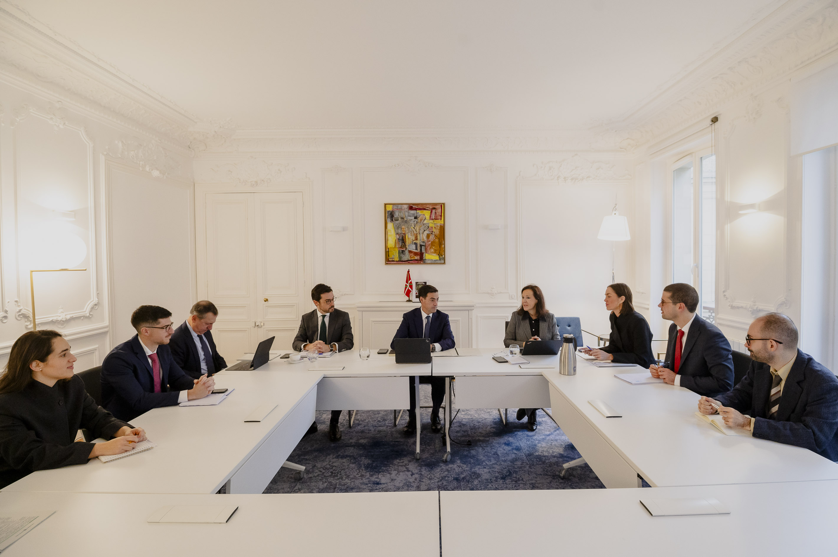 El Lehendakari Imanol Pradales durante su visita a la Delegación de Euskadi en Francia, en París, el 19 de noviembre de 2025. La red de delegaciones vascas en el exterior constituye un pilar fundamental de la acción exterior vasca.