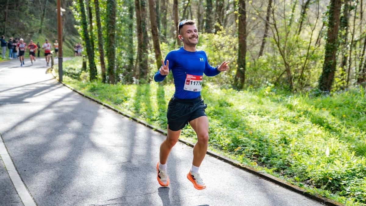 Iban García corriendo.