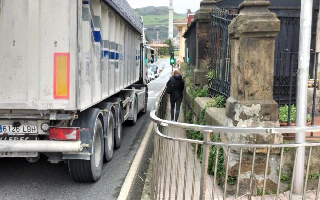 La adquisición de los cobertizos del bar Concorde dará paso a una acera más amplia.