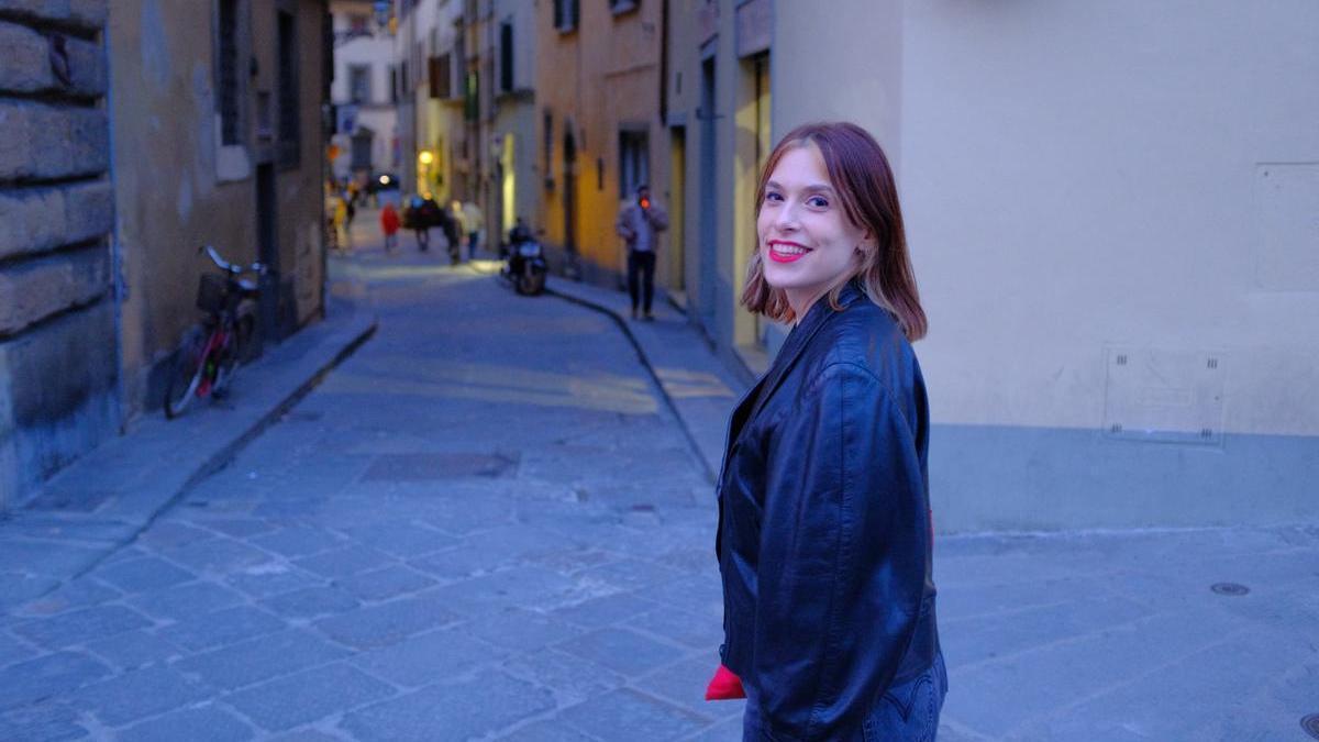 Genie Espinosa, la creadora del cartel del ‘Salón del Cómic de Navarra 2025’.