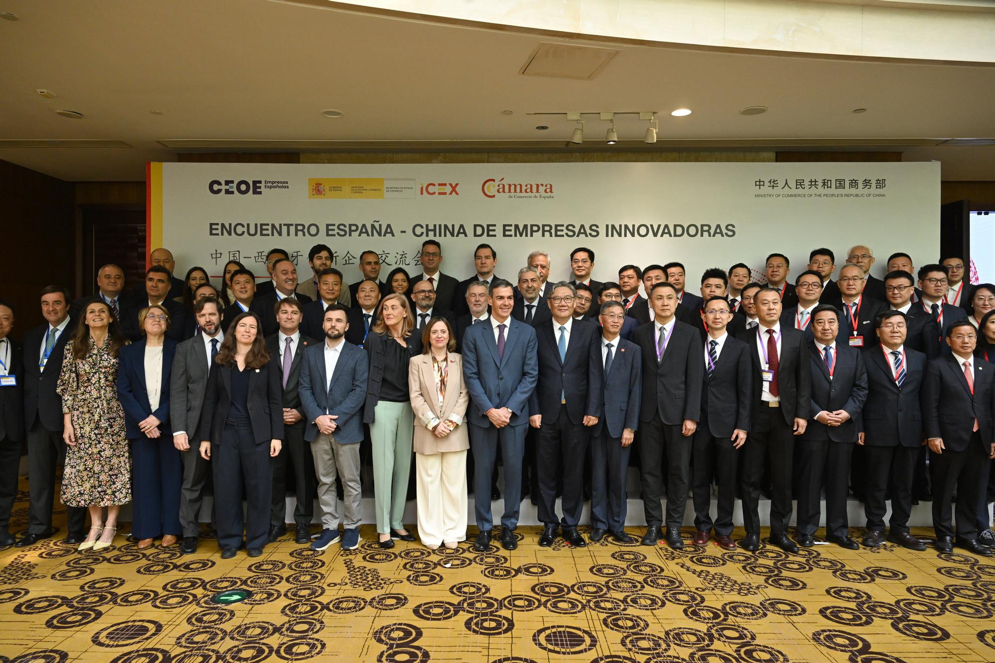 Sánchez ha animado a empresas españolas y chinas a tejer alianzas industriales y tecnológicas