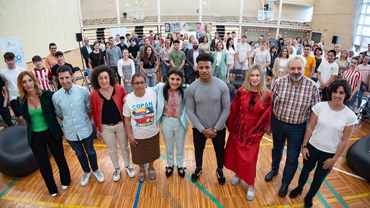 La consejera Melgosa en un encuentro sobre acogida a personas refugiadas. Loturak