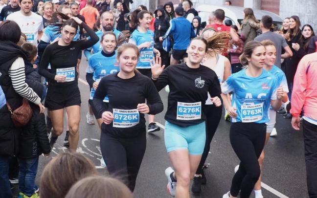 El buen ambiente entre los corredores es una de las notas más destacadas de la carrera con la que se inicia la despedida al año.