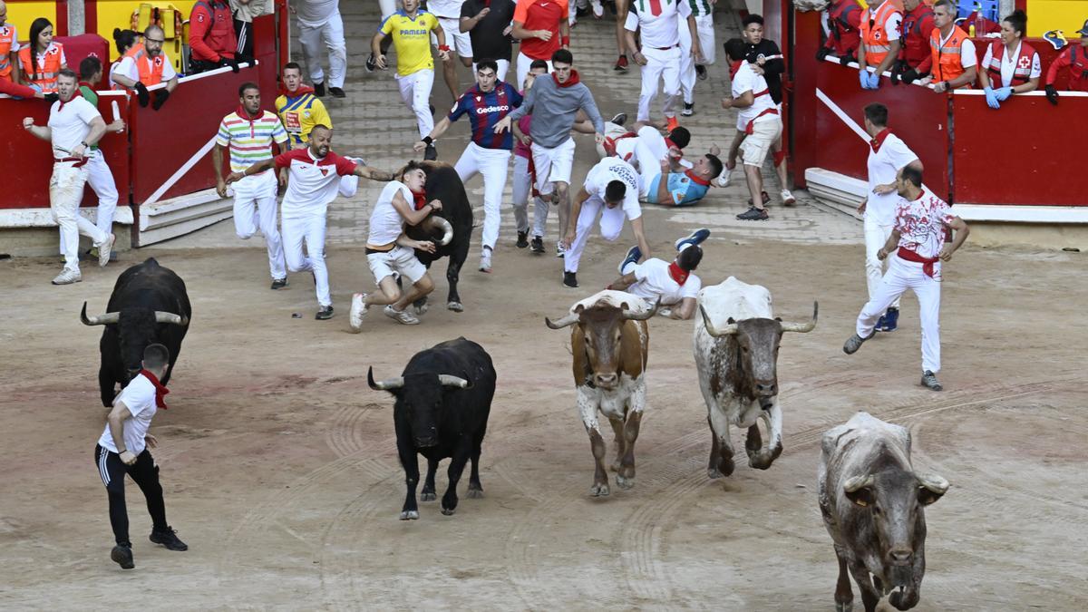Fotos del cuarto encierro de San Fermín 2023, con toros de Fuente Ymbro
