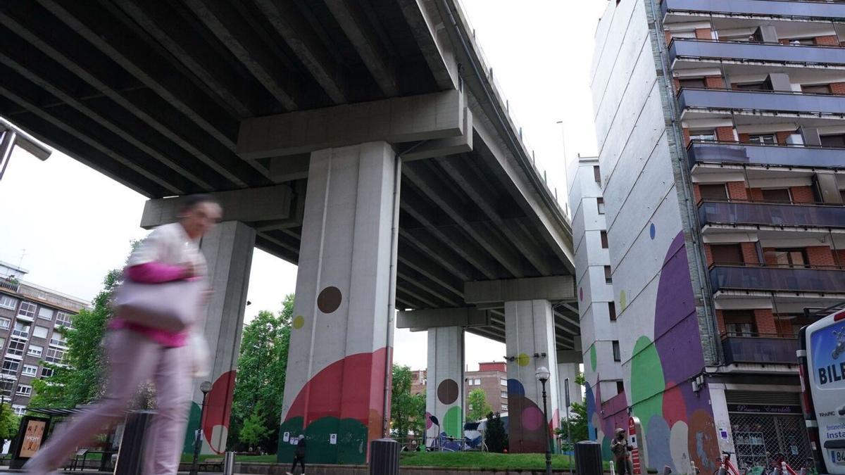 La construcción del túnel permitirá derribar en el futuro el viaducto de Rekalde.
