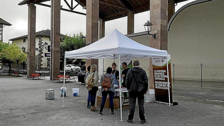 Campaña informativa para reducir los residuos que generamos en Etxalar.