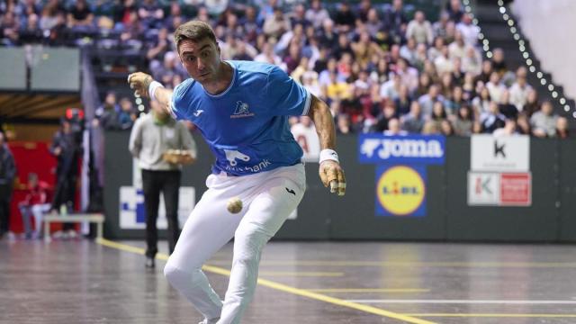 Peio Etxeberria ofreció un recital en el Adarraga.