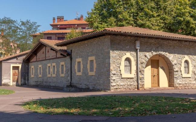 El edificio de las cocheras del Palacio Icaza albergará una cafetería y la ludoteca.