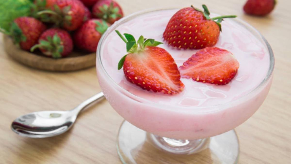 Una nutricionista advierte de que los yogures de fresa se producen con un insecto