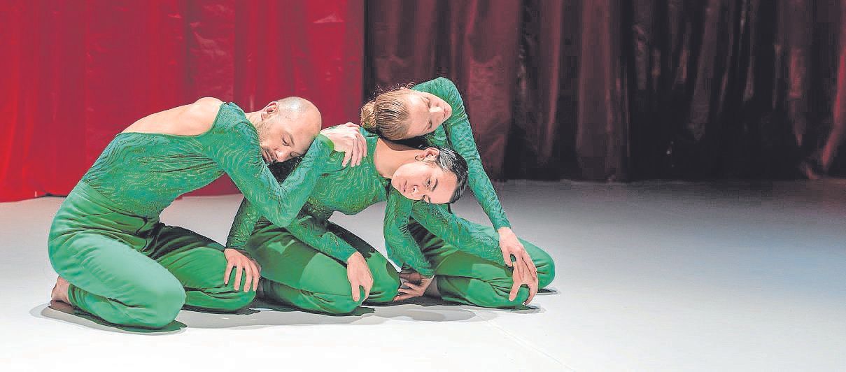 'Abundance' lanaren une bat.