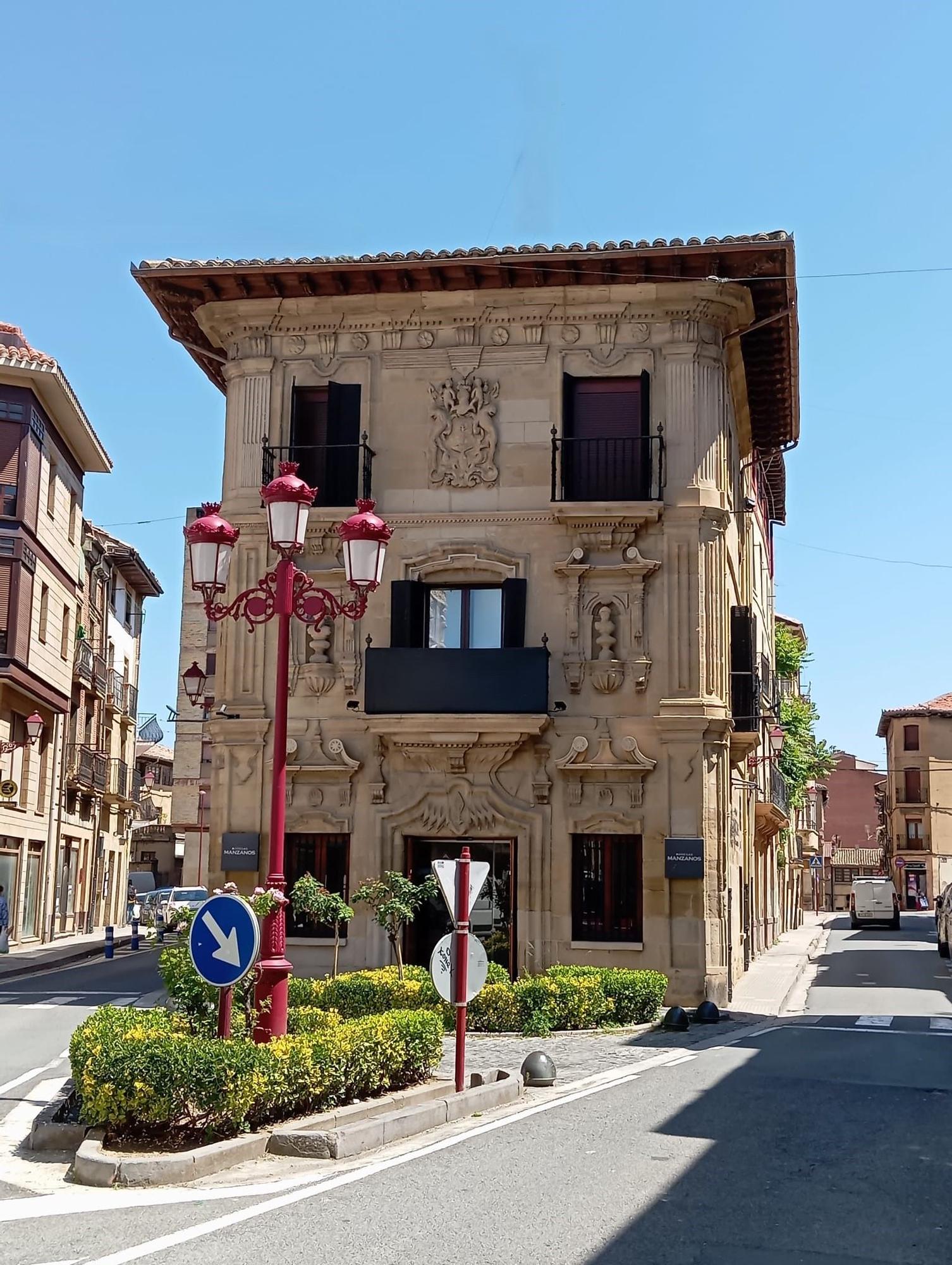 Soberbio acabado del Palacio Tejada.
