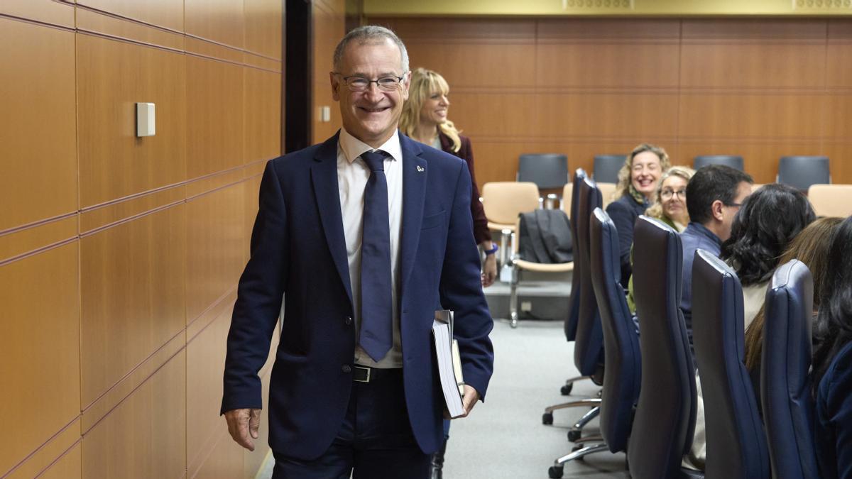 El rector de la EHU, Joxerramón Bengoetxea