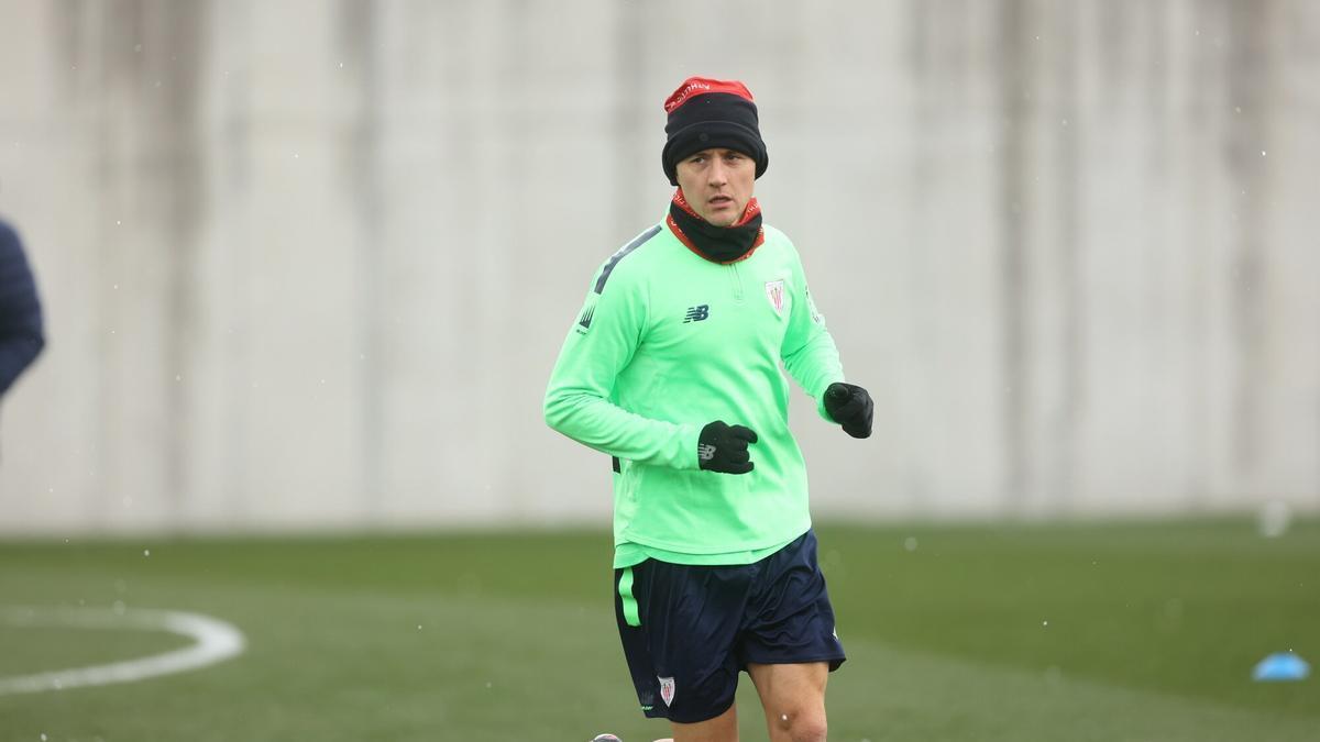 Ander Herrera, en el entrenamiento de este lunes en Lezama