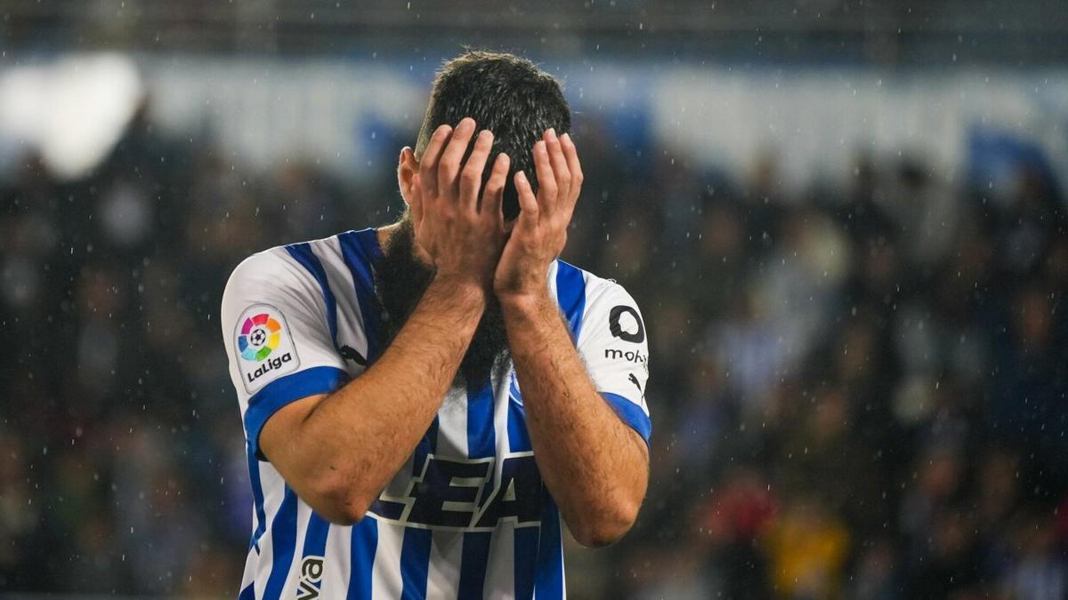 Asier Villalibre, durante el Alavés-Lugo disputado el sábado en Mendizorroza.