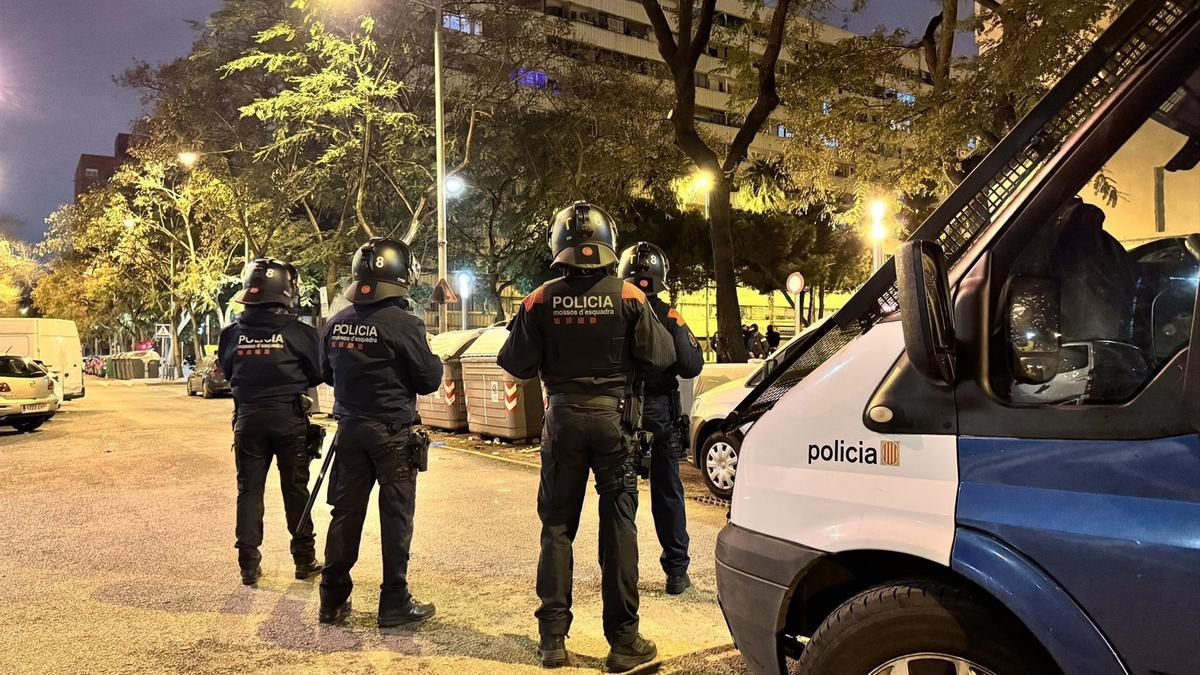 Los Mossos tratan de determinar la relación entre las víctimas, que todavía no han identificado oficialmente.
