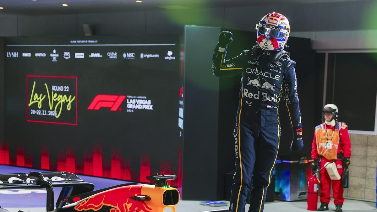 Max Verstappen celebra su victoria en el Gran Premio de Las Vegas.