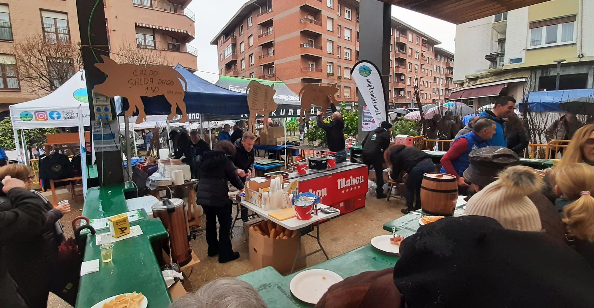 Txosna solidaria de Ezina Ekinez Egina